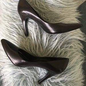 Black leather Nine West pumps - Sz 9